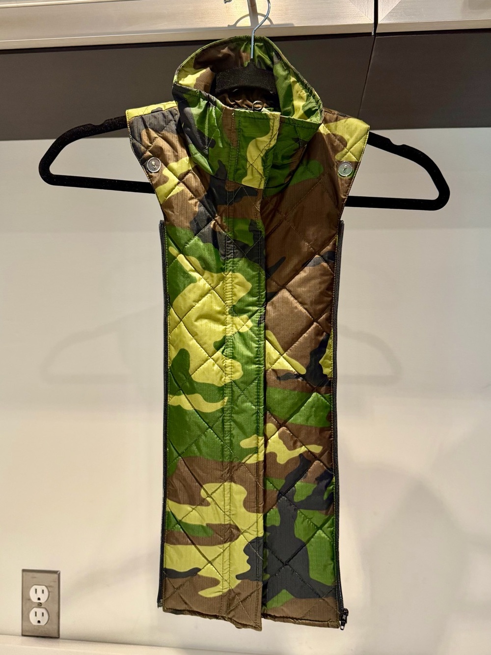 $248 Veronica Beard Quilted Camoflauge Bomber Dickey Black Green Camo puffer O/S